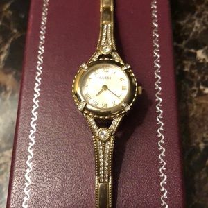 Guess watch woman’s goldtone